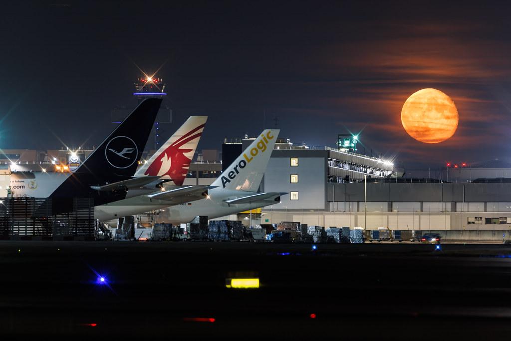 Frankfurt Airport: Mondaufgang