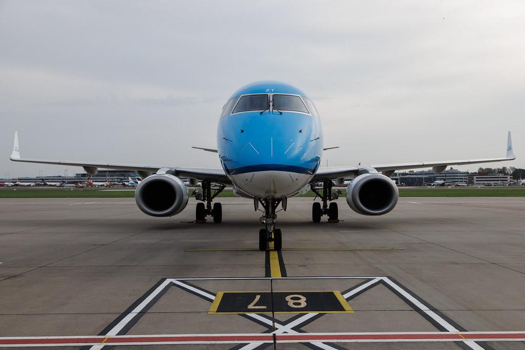 Hamburg Airport: KLM (KL / KLM) | Operator: KLM Cityhopper | Embraer E190STD E190 | PH-EZT | MSN 19000519