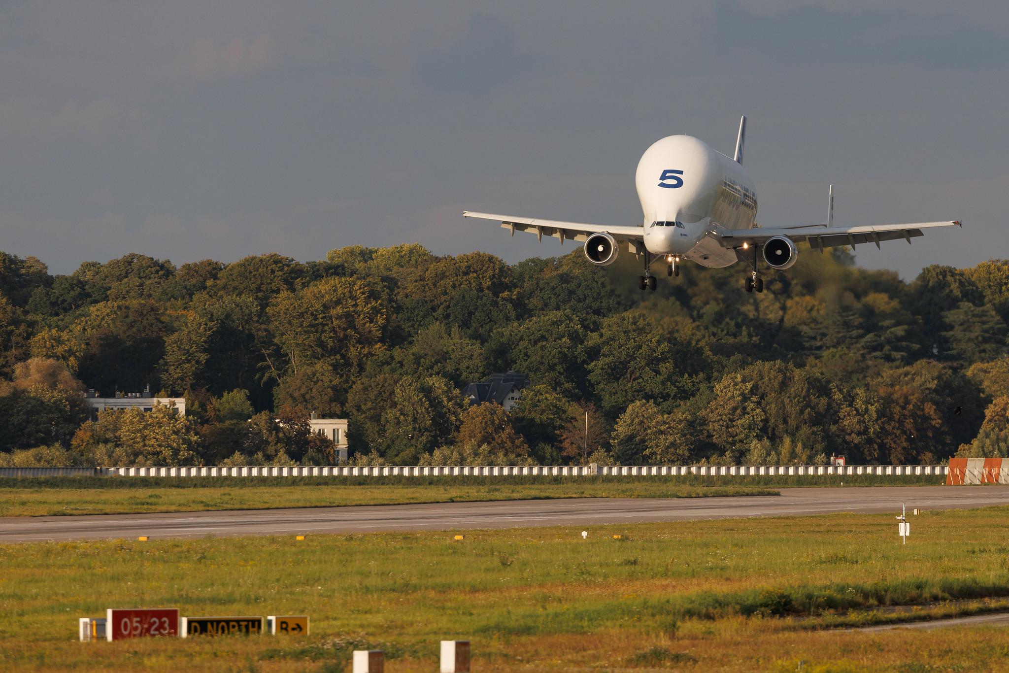 Hamburg Finkenwerder: Airbus Transport International (4Y / BGA) | Airbus A300-608ST Beluga A3ST | F-GSTF | MSN 796