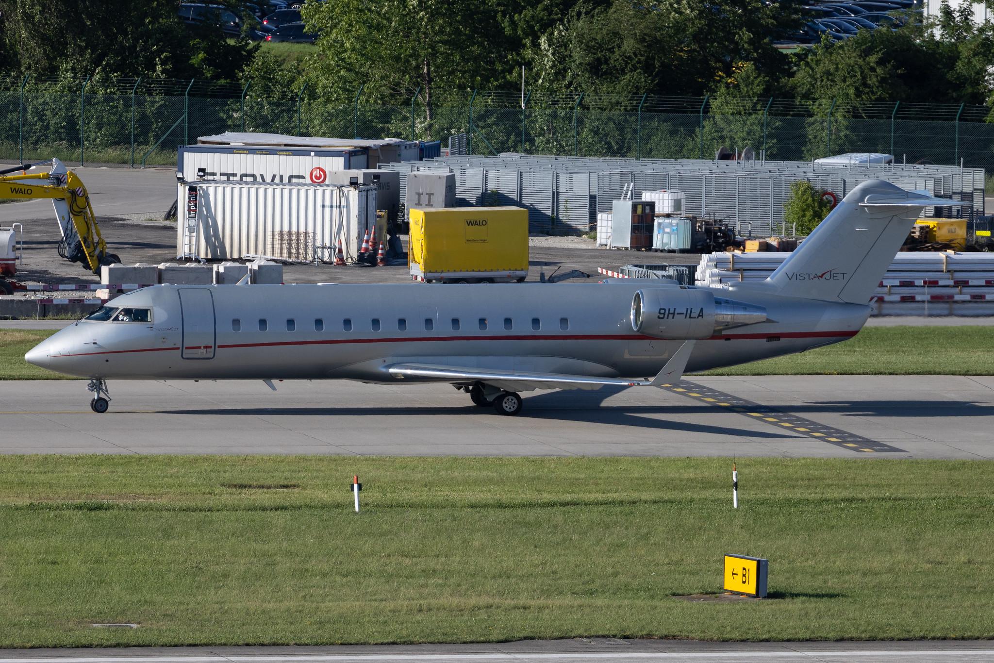 Flughafen Zürich: VistaJet Malta (/ VJT) | Operator: VistaJet | Mitsubishi Challenger 850 CRJ2 | 9H-ILA | MSN 8101