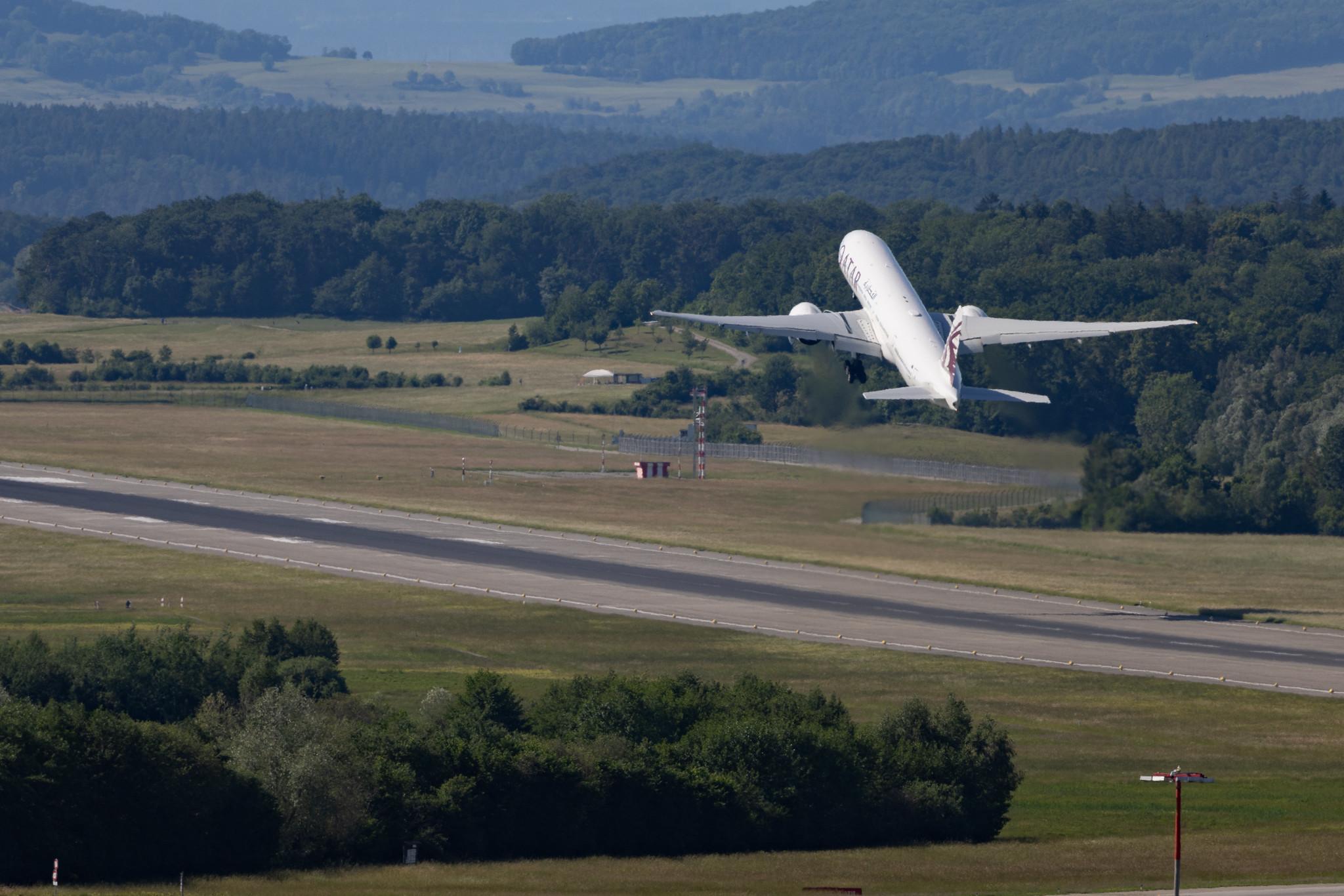 Flughafen Zürich: Qatar Airways (QR / QTR) | Boeing 777-367(ER) B77W | A7-BOD | MSN 36165
