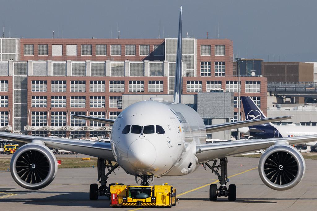 Frankfurt Airport: Lufthansa (LH / DLH) | Boeing 787-9 Dreamliner B789 | D-ABPC | MSN 62733