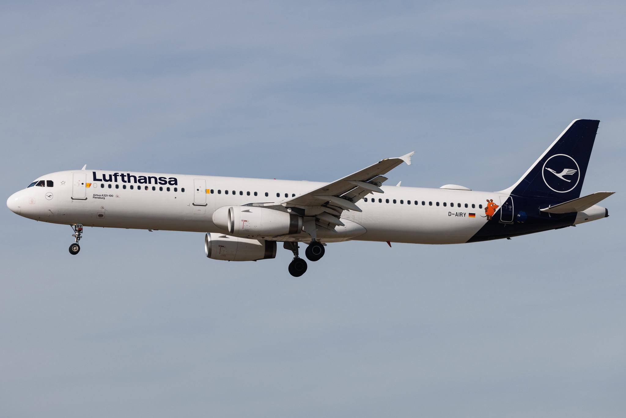 Frankfurt Airport: Lufthansa (LH / DLH) | Livery: Die Maus Sticker | Airbus A321-131 A321 | D-AIRY | MSN 0901