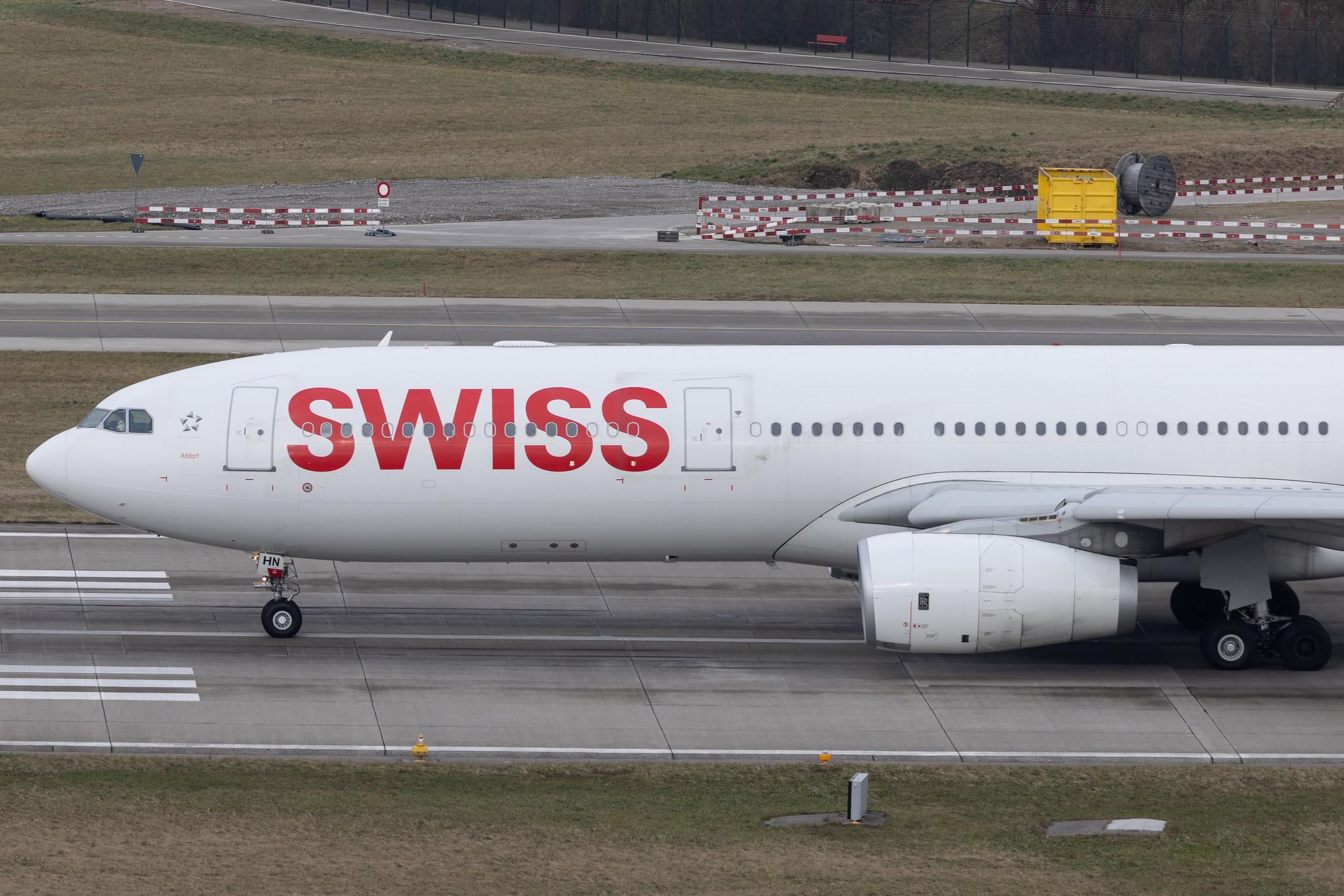 Flughafen Zürich: Swiss (LX / SWR) | Airbus A330-343 A333 | HB-JHN | MSN 1403