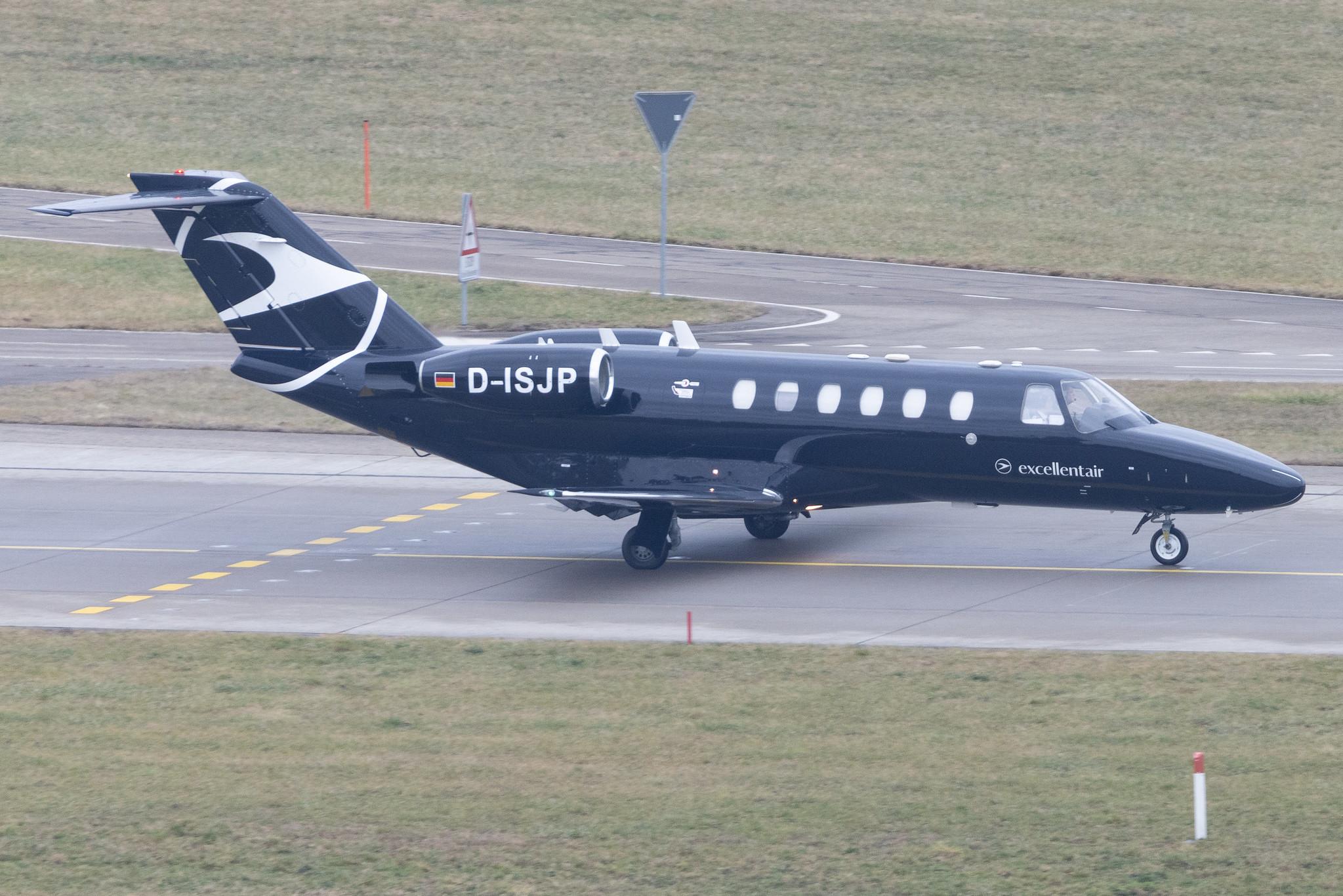 Flughafen Zürich: OHL Air Charterflug | Cessna 525A CitationJet CJ2 C25A | D-ISJP | MSN 525A-0030
