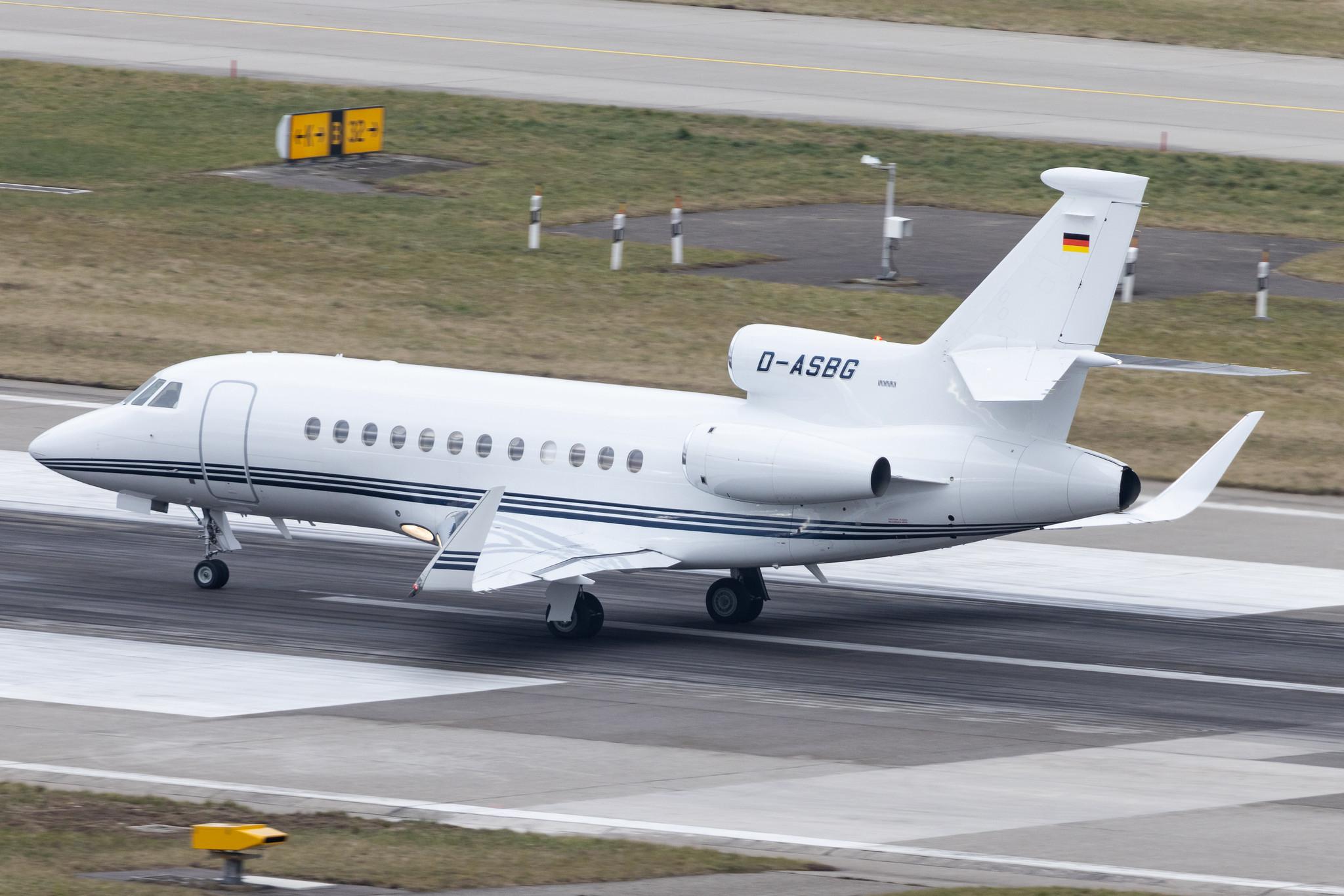 Flughafen Zürich: Airservices Bremgarten | Dassault Falcon 900LX F900 | D-ASBG | MSN 141