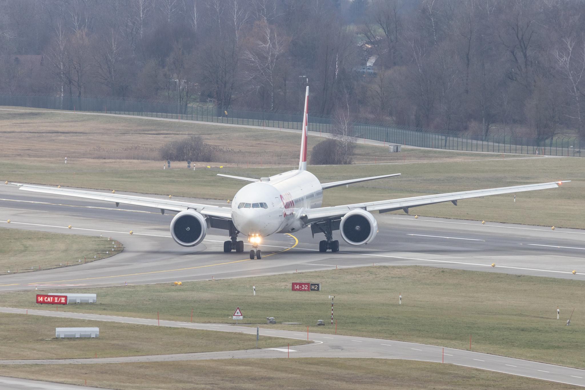 Flughafen Zürich: Swiss (LX / SWR) |  Boeing 777-3DE(ER) B77W | HB-JNH | MSN 62753