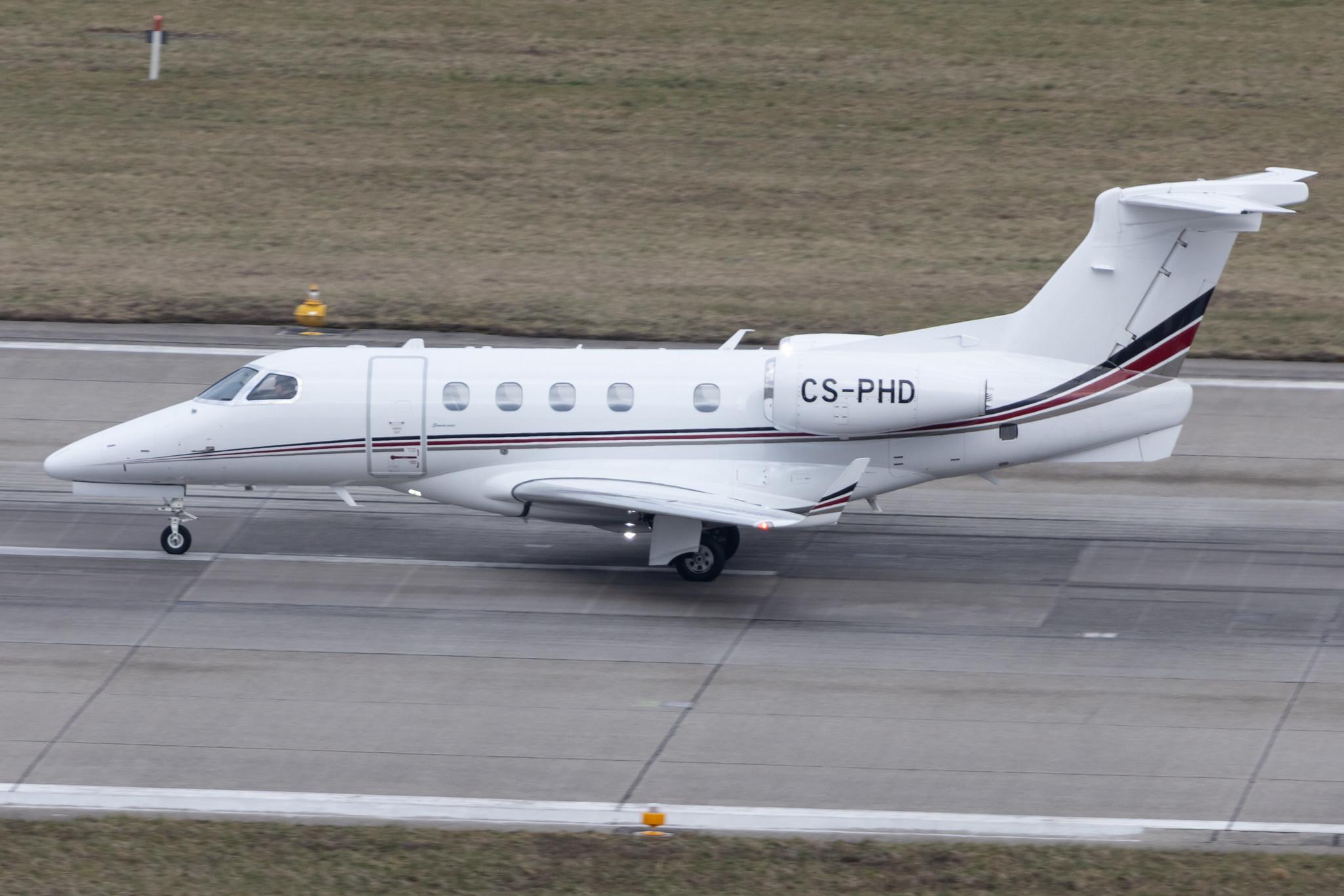 Flughafen Zürich: Netjets Europe (/ NJE) | Operator: NetJets |  Embraer Phenom 300 E55P | CS-PHD | MSN 50500225