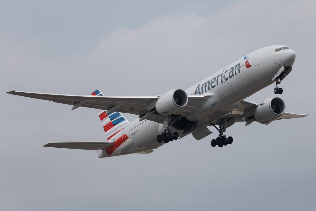 London Heathrow: American Airlines (AA / AAL) | Boeing 777-223(ER) B772 | N790AN | MSN 30251
