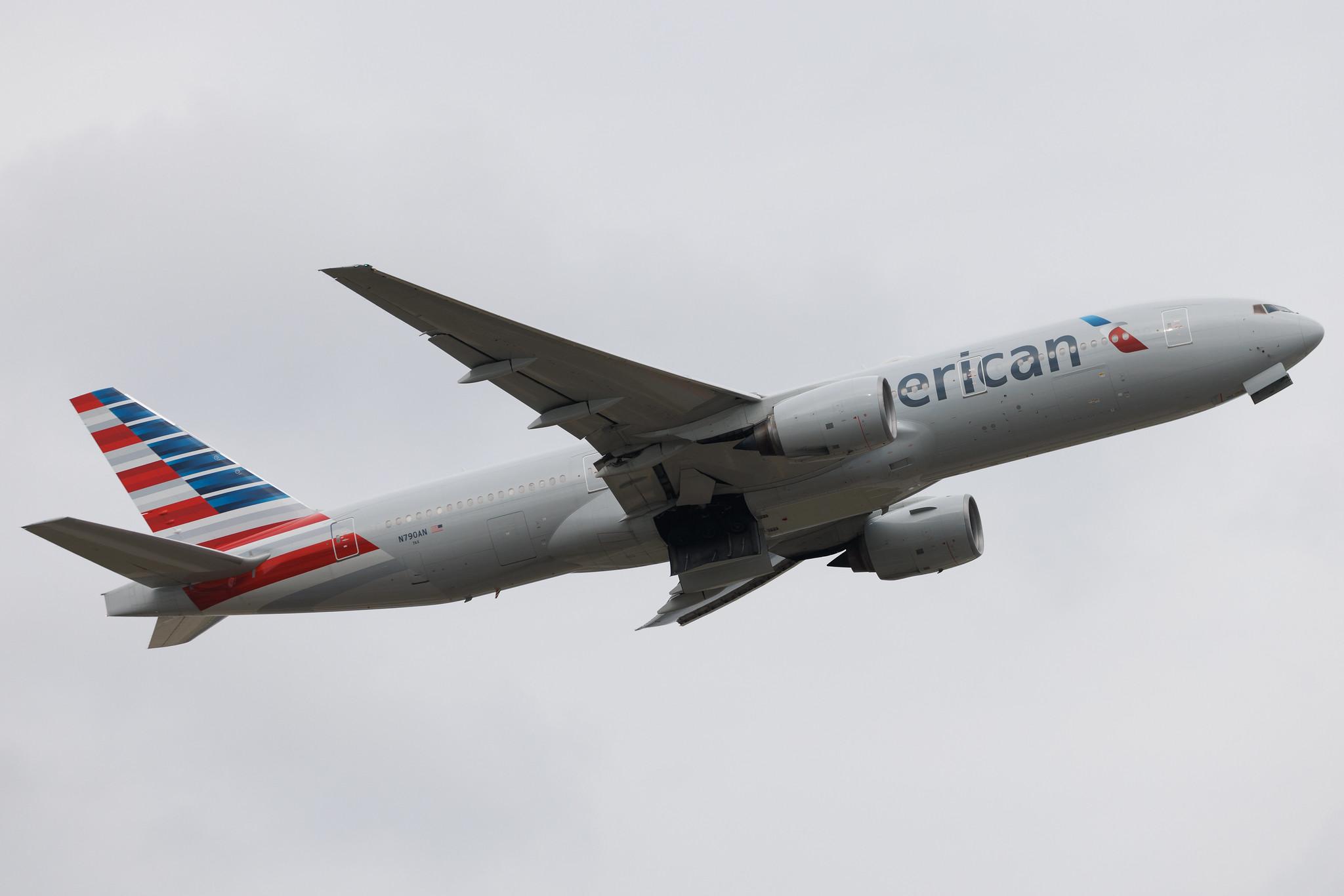 London Heathrow: American Airlines (AA / AAL) | Boeing 777-223(ER) B772 | N790AN | MSN 30251