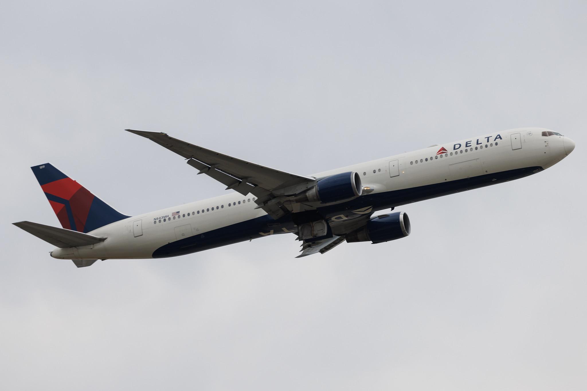 London Heathrow: Delta Air Lines (DL / DAL) | Boeing 767-432(ER) B764 | N843MH | MSN 29716