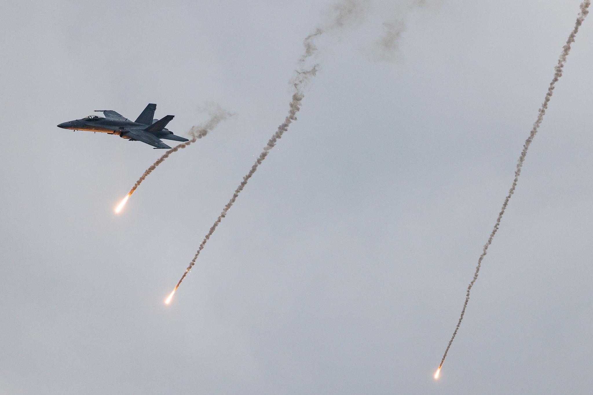 AIR SHOW Radom: Finnish Air Force (/ FNF) | McDonnell Douglas F/A-18C Hornet F18 | HN-415 | MSN 1391/FNC015