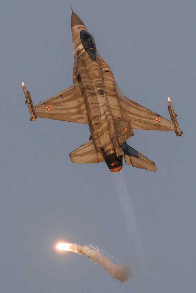 AIR SHOW Radom: Polish Air Force (/ PLF) | General Dynamics F-16C Fighting Falcon F16 | 4052 | MSN JC-13