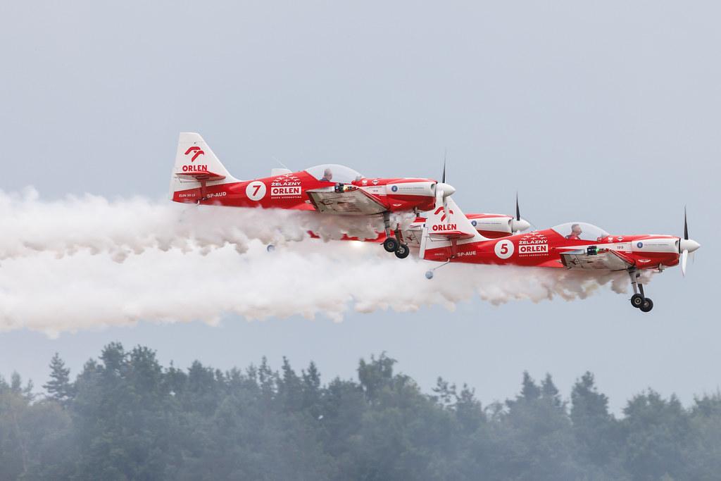 AIR SHOW Radom: Grupa akrobacyjna ?ELAZNY | Zlin 50LS | SP-AUD | MSN 0035