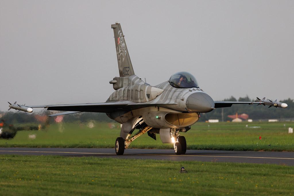 AIR SHOW Radom: Polish Air Force (/ PLF) | General Dynamics F-16C Fighting Falcon F16 | 4052 | MSN JC-13