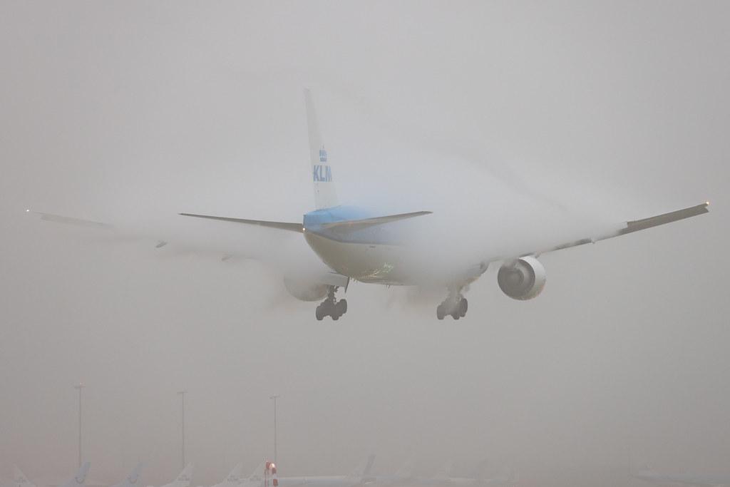 Amsterdam Schiphol: KLM (KL / KLM) | Boeing 777-206(ER) B772 | PH-BQB | MSN 33712