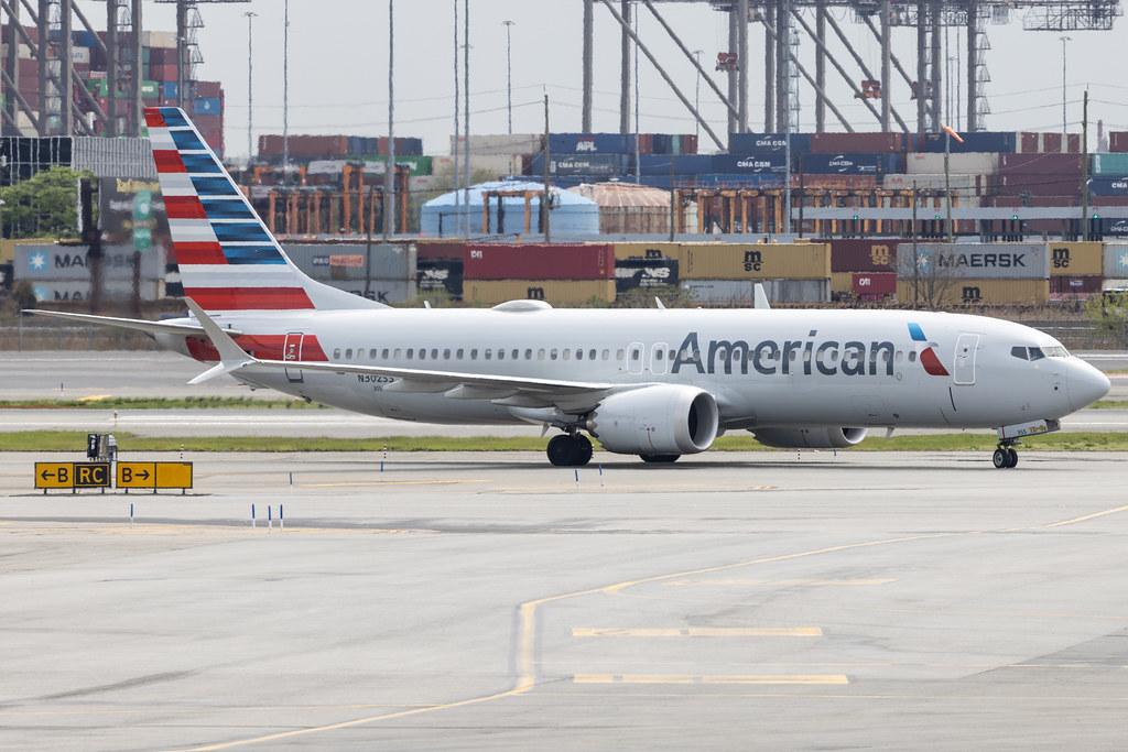 Newark Liberty International Airport: American Airlines (AA / AAL) | Boeing 737 MAX 8 B38M | N302SS | MSN 44483