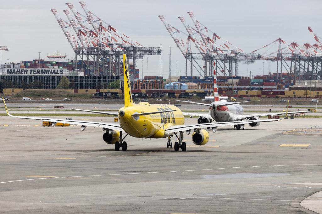 Newark Liberty International Airport: Spirit Airlines (NK / NKS) | Airbus A321-231 A321 | N661NK | MSN 06867