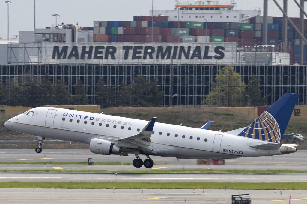 Newark Liberty International Airport: United Express (UA / UAL) | Operator: Republic Airways | Embraer E175LR E75L | N729YX | MSN 17000512