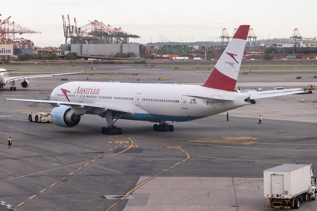 Newark Liberty International Airport: Austrian Airlines (OS / AUA) | Boeing 777-2Z9(ER) B772 | OE-LPC | MSN 29313