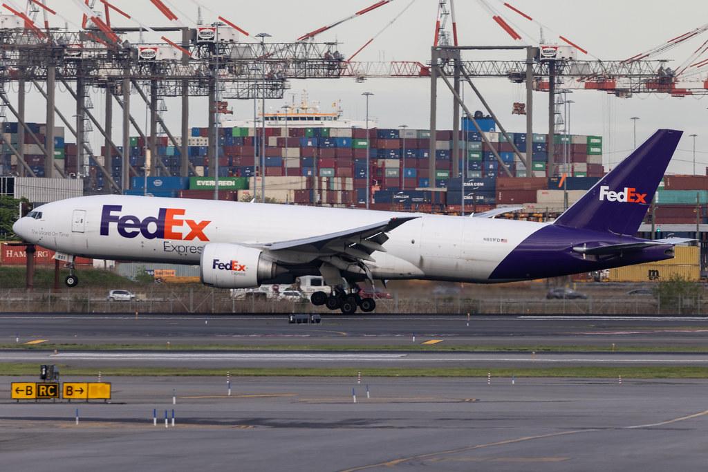 Newark Liberty International Airport: FedEx (FX / FDX) | Boeing 777-FS2 B77L | N851FD | MSN 37722