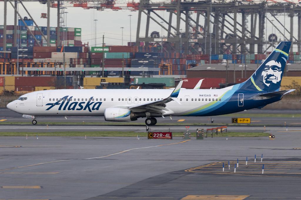 Newark Liberty International Airport: Alaska Airlines (AS / ASA) | Boeing 737-990(ER) B739 | N413AS | MSN 35205