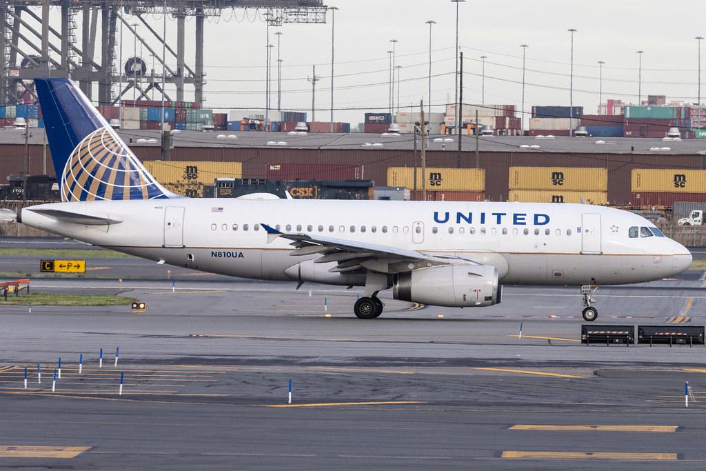 Newark Liberty International Airport: United Airlines (UA / UAL) | Airbus A319-131 A319 | N810UA | MSN 00843