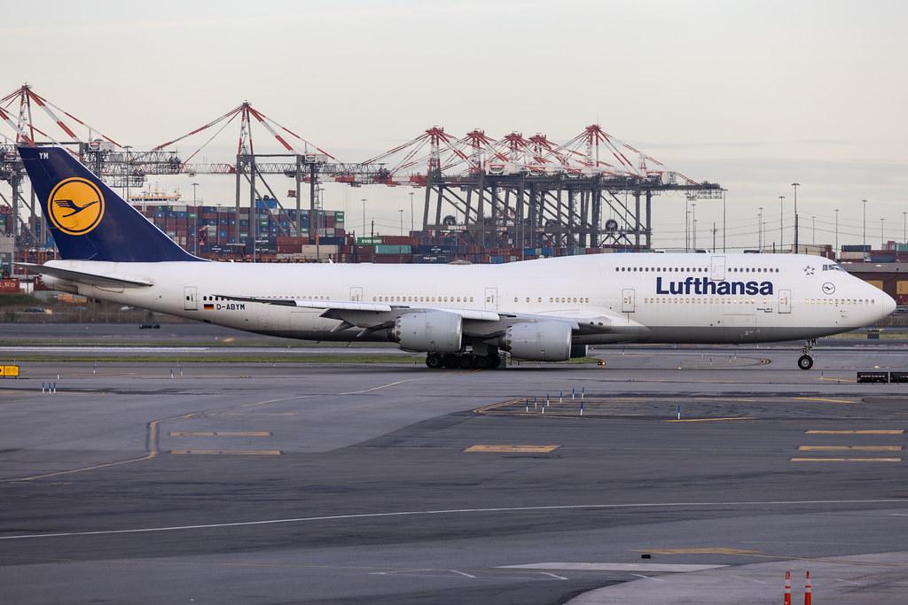 Newark Liberty International Airport: Lufthansa (LH / DLH) | Boeing 747-830 B748 | D-ABYM | MSN 37837