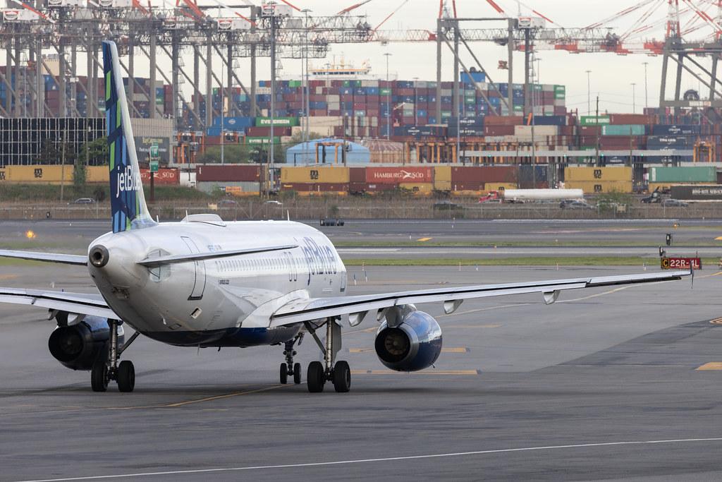 Newark Liberty International Airport: JetBlue Airways (B6 / JBU) | Airbus A320-232 A320 | N592JB | MSN 02259