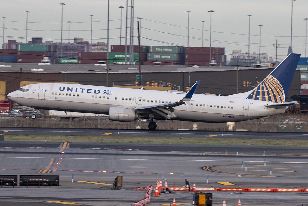 Newark Liberty International Airport: United Airlines (UA / UAL) | Boeing 737-924(ER) B739 | N69818 | MSN 42177