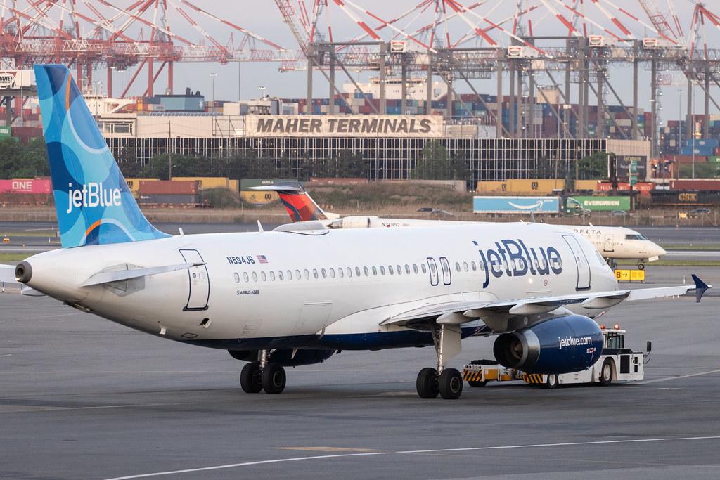 Newark Liberty International Airport: JetBlue Airways (B6 / JBU) | Airbus A320-232 A320 | N594JB | MSN 02284