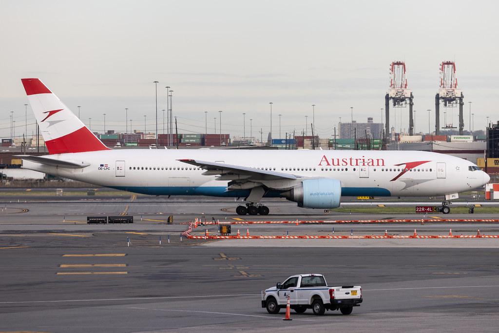 Newark Liberty International Airport: Austrian Airlines (OS / AUA) | Boeing 777-2Z9(ER) B772 | OE-LPC | MSN 29313
