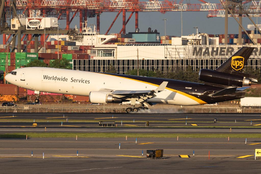 Newark Liberty International Airport: UPS (5X / UPS) | McDonnell Douglas MD-11F MD11 | N253UP | MSN 48439