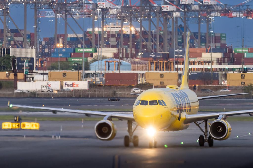 Newark Liberty International Airport: Spirit Airlines (NK / NKS) | Airbus A321-231 A321 | N686NK | MSN 8141