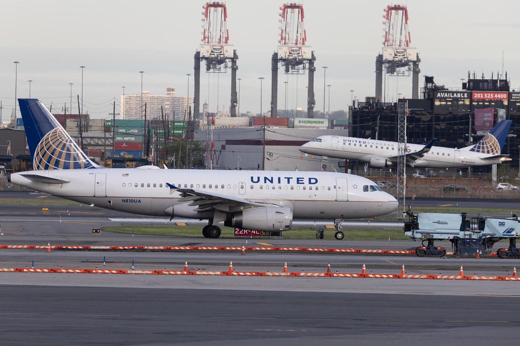 Newark Liberty International Airport: United Airlines (UA / UAL) | Airbus A319-131 A319 | N810UA | MSN 00843