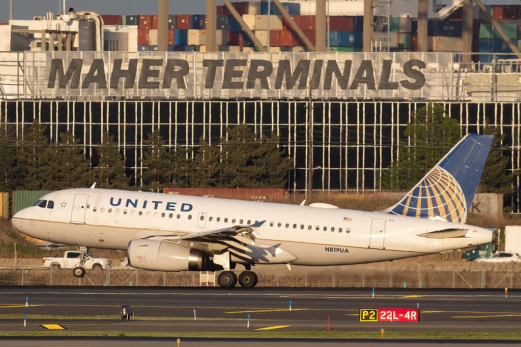 Newark Liberty International Airport: United Airlines (UA / UAL) | Airbus A319-131 A319 | N819UA | MSN 00893
