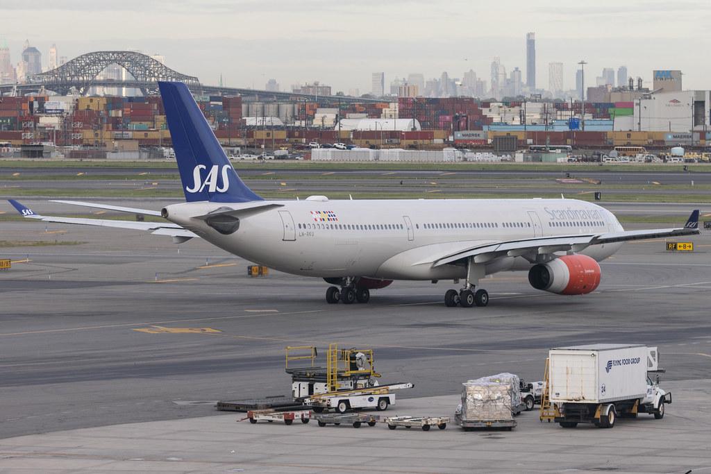 Newark Liberty International Airport: SAS (SK / SAS) | Airbus A330-343 A333 | LN-RKU | MSN 1715