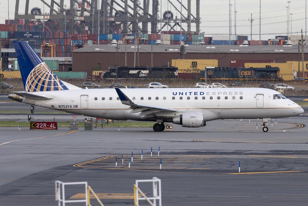 Newark Liberty International Airport: United Express (UA / UAL) | Operator: Republic Airways | Embraer E175LR E75L | N752YX | MSN 17000689
