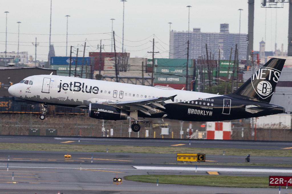 Newark Liberty International Airport: JetBlue Airways (B6 / JBU) | Livery: Brooklyn Nets Livery | Airbus A320-232 A320 | N633JB | MSN 02671