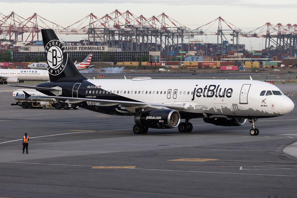 Newark Liberty International Airport: JetBlue Airways (B6 / JBU) | Livery: Brooklyn Nets Livery | Airbus A320-232 A320 | N633JB | MSN 02671