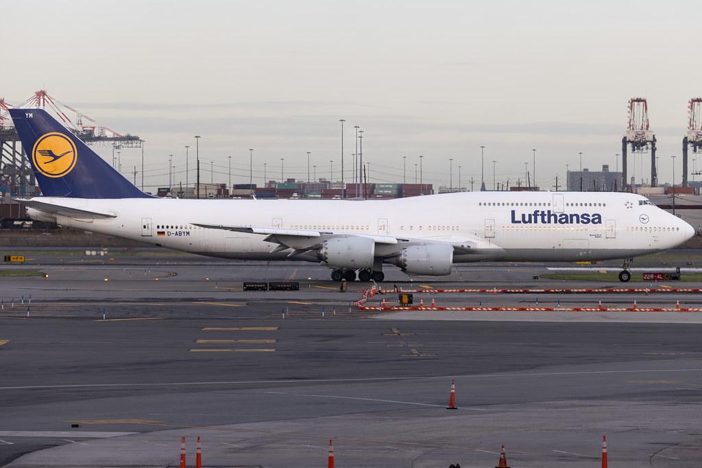Newark Liberty International Airport: Lufthansa (LH / DLH) | Boeing 747-830 B748 | D-ABYM | MSN 37837