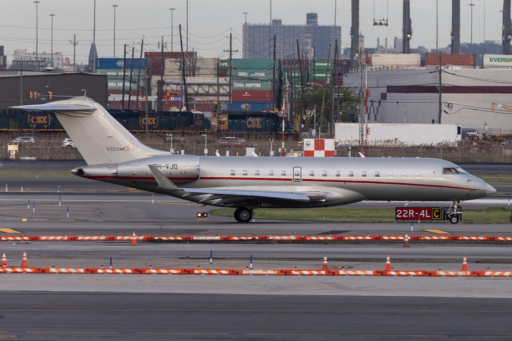 Newark Liberty International Airport: VistaJet (/ VJT) | Bombardier Global 6000 GLEX | 9H-VJD | MSN 9472