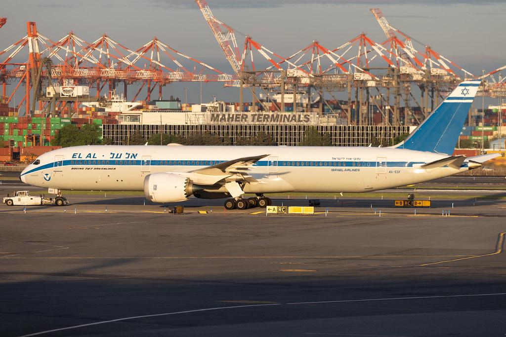 Newark Liberty International Airport: El Al (LY / ELY) | Livery: Retro Livery | Boeing 787-9 Dreamliner B789 | 4X-EDF | MSN 63394