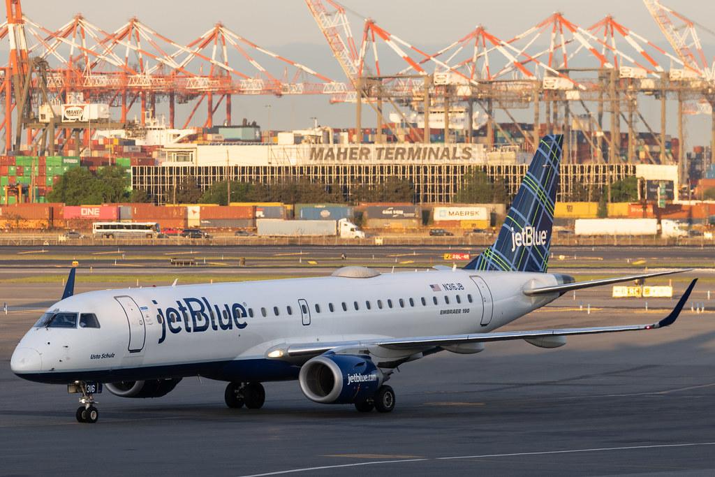Newark Liberty International Airport: JetBlue Airways (B6 / JBU) | Embraer E190AR E190 | N316JB | MSN 19000292