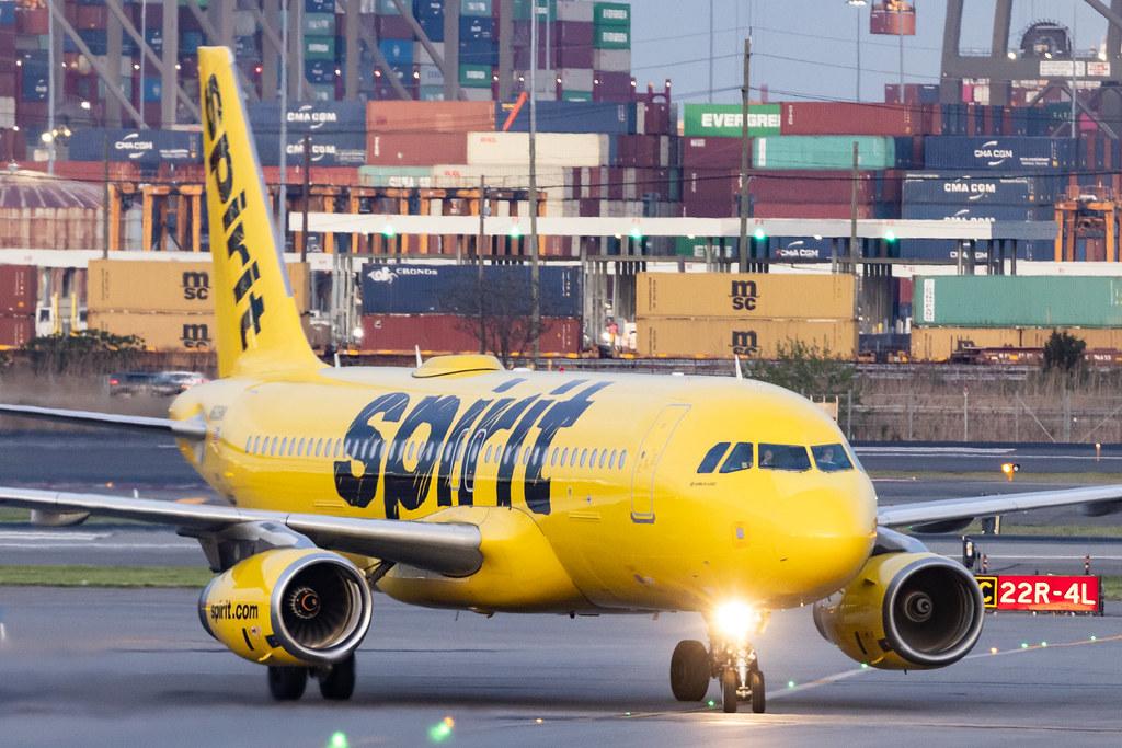 Newark Liberty International Airport: Spirit Airlines (NK / NKS) | Airbus A321-231 A321 | N686NK | MSN 8141