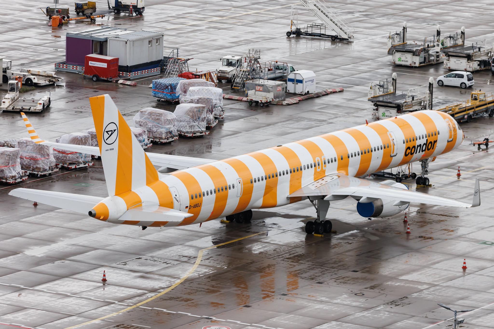 Frankfurt Airport: Condor (DE / CFG) | Boeing 757-330 B753 | D-ABOJ | MSN 29019