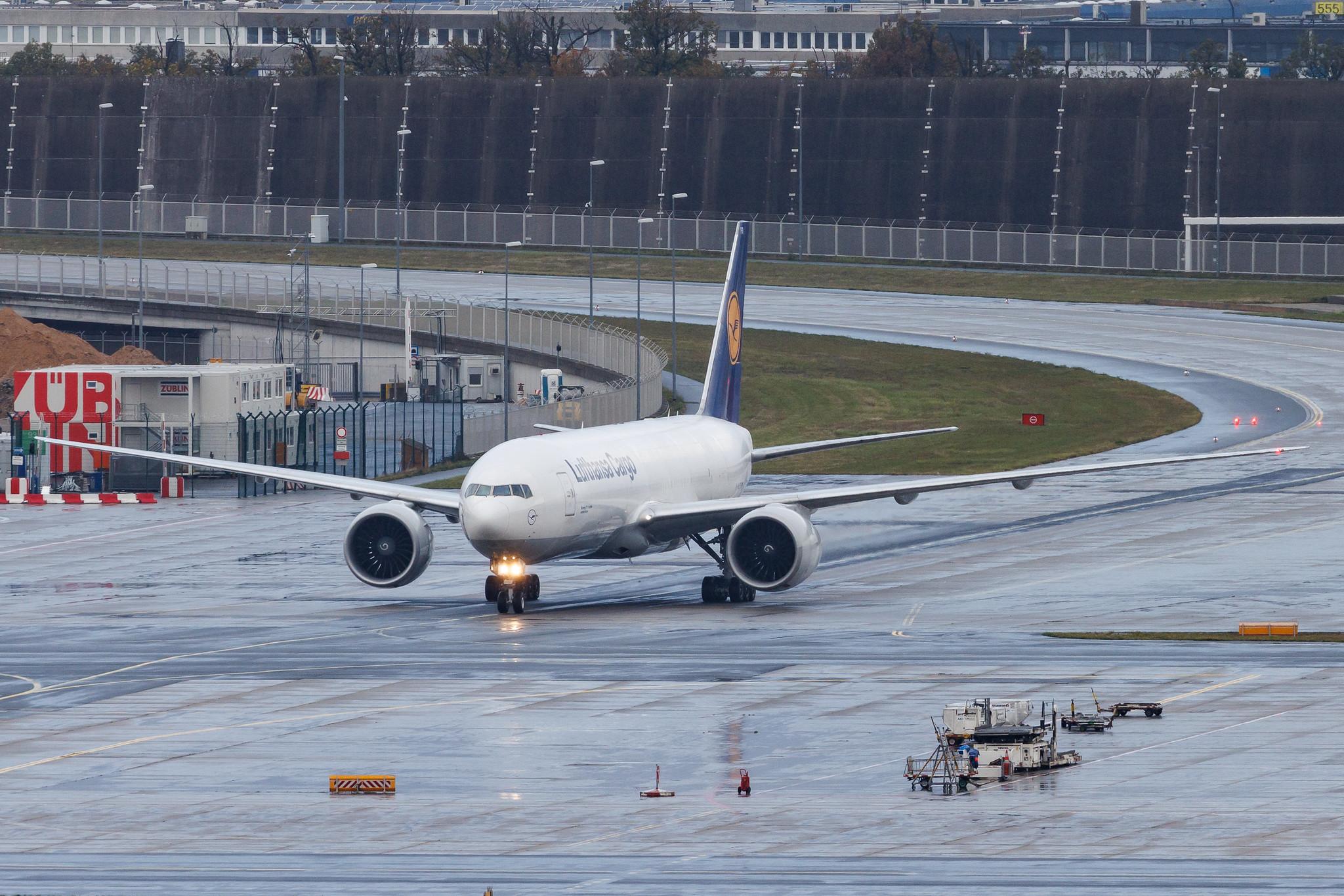 Frankfurt Airport: Lufthansa Cargo (/ GEC) | Boeing 777-FBT B77L | D-ALFB | MSN 41675
