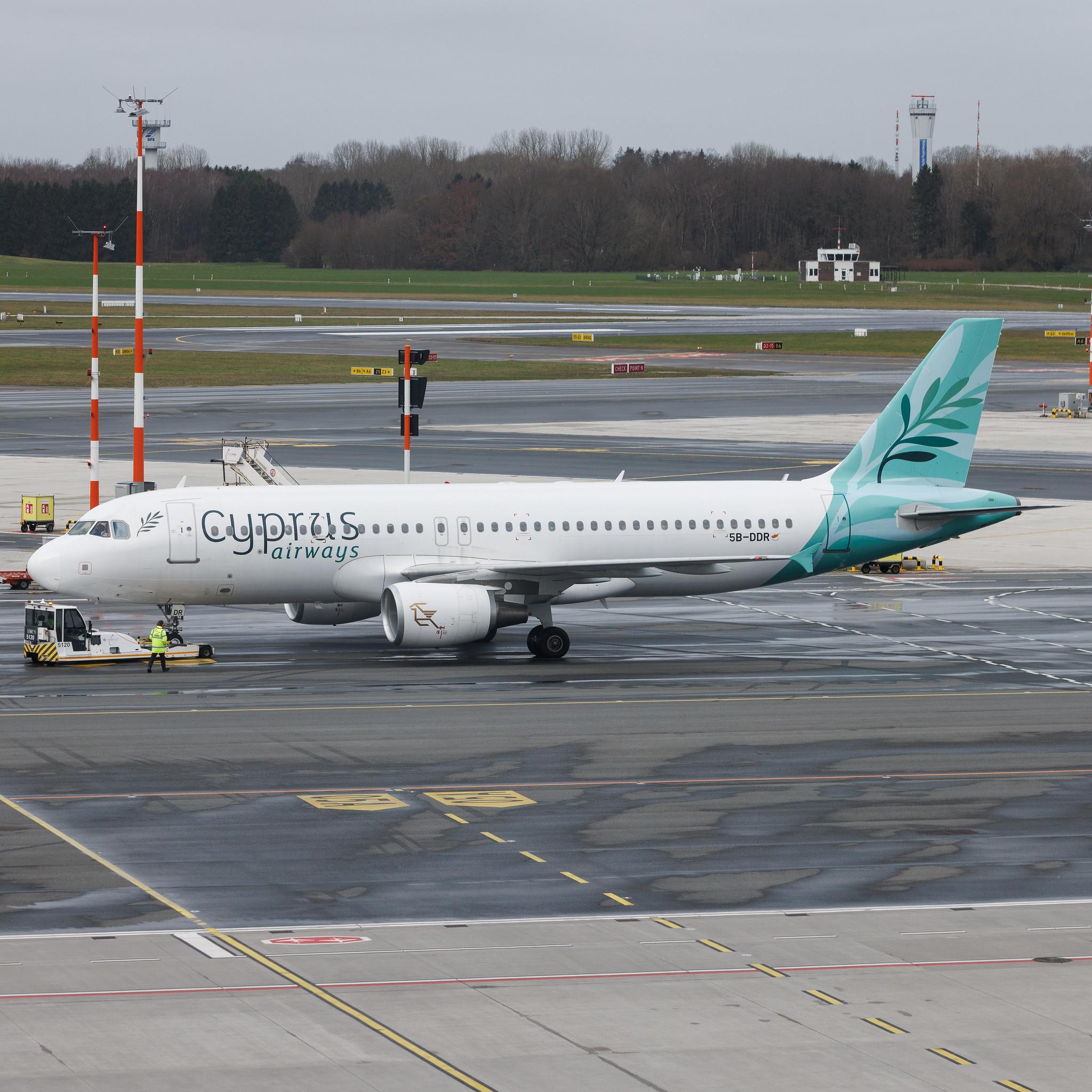 Hamburg Airport: Cyprus Airways (CY / CYP) | Airbus A320-214 A320 | 5B-DDR | MSN 03933
