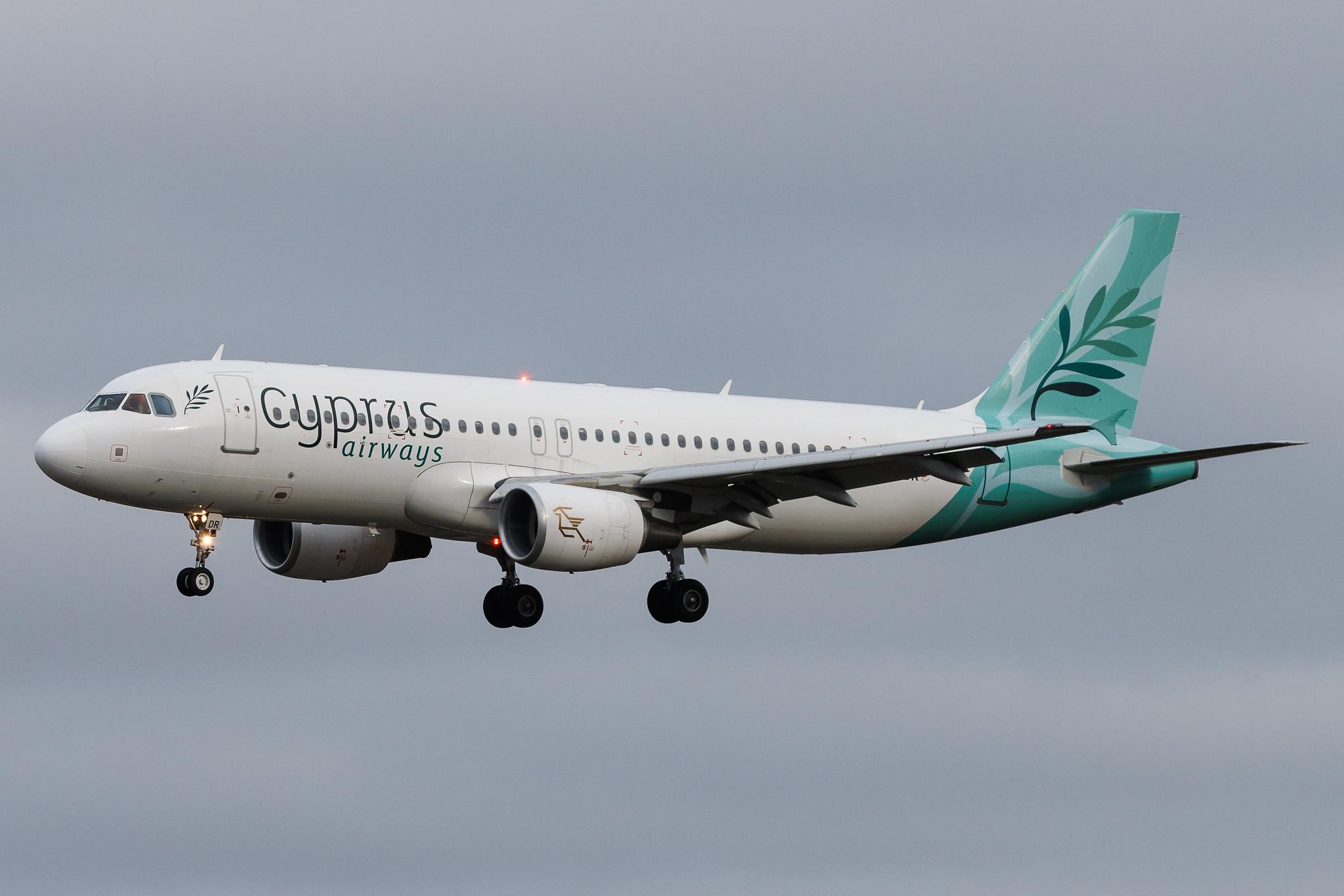 Hamburg Airport: Cyprus Airways (CY / CYP) | Airbus A320-214 A320 | 5B-DDR | MSN 03933