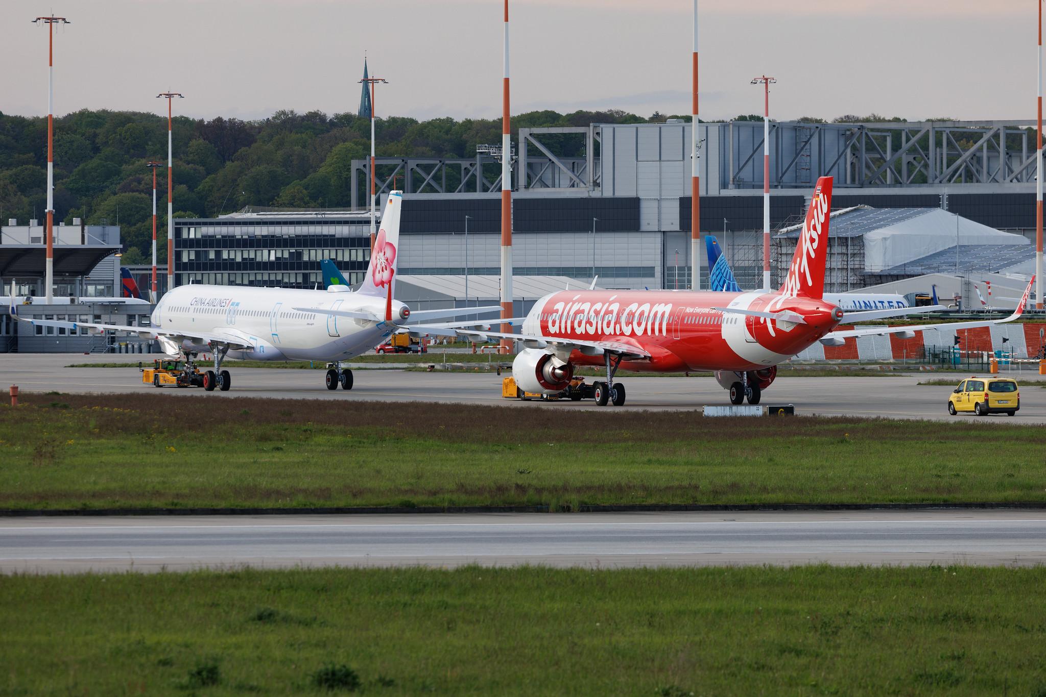 Hamburg Finkenwerder: AirAsia (AK / AXM) | Airbus A321-251NX A21N | D-AVXM | HS-EAC | MSN 12089